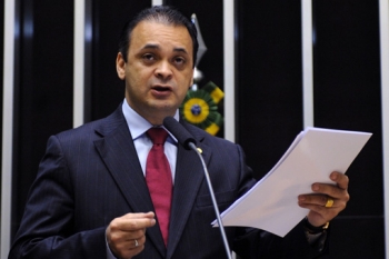 deputado federal Roberto de Lucena